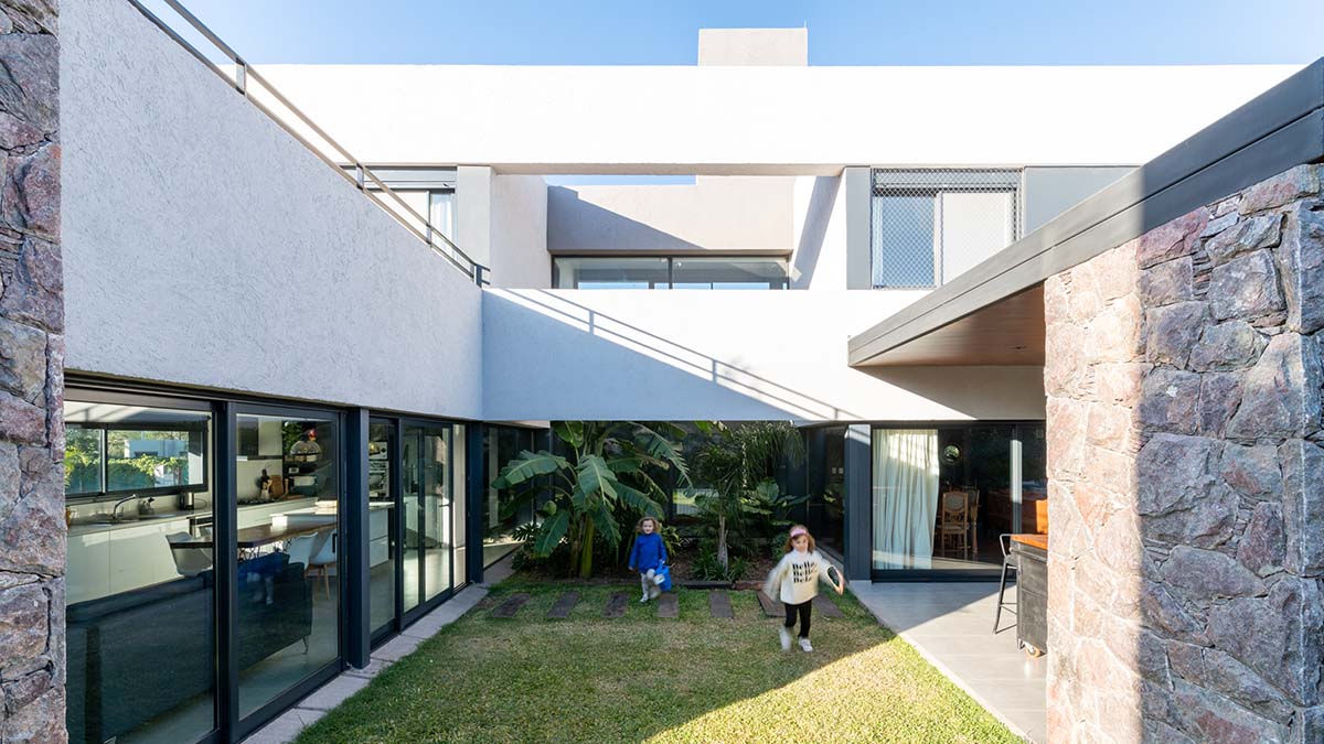 PSV Arquitectura completes Casa LVF in Córdoba, Argentina
