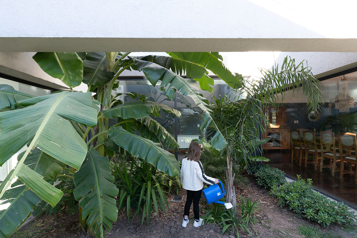 PSV Arquitectura completes Casa LVF in Córdoba, Argentina