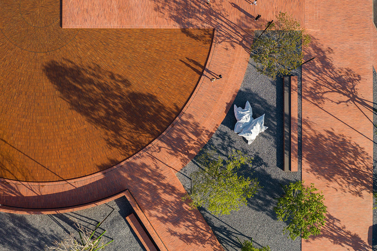 DOMANI completes TIC Art Center with red ceramic brick in Foshan 