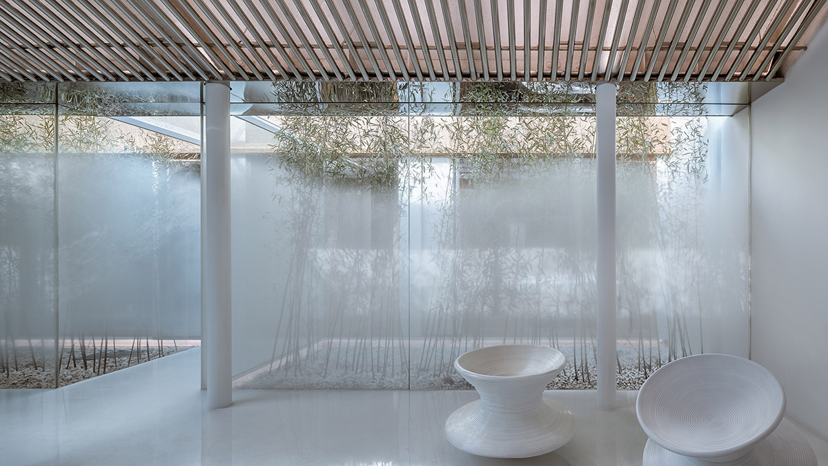 Archstudio converts Hutong's traditional commercial block into residences by 