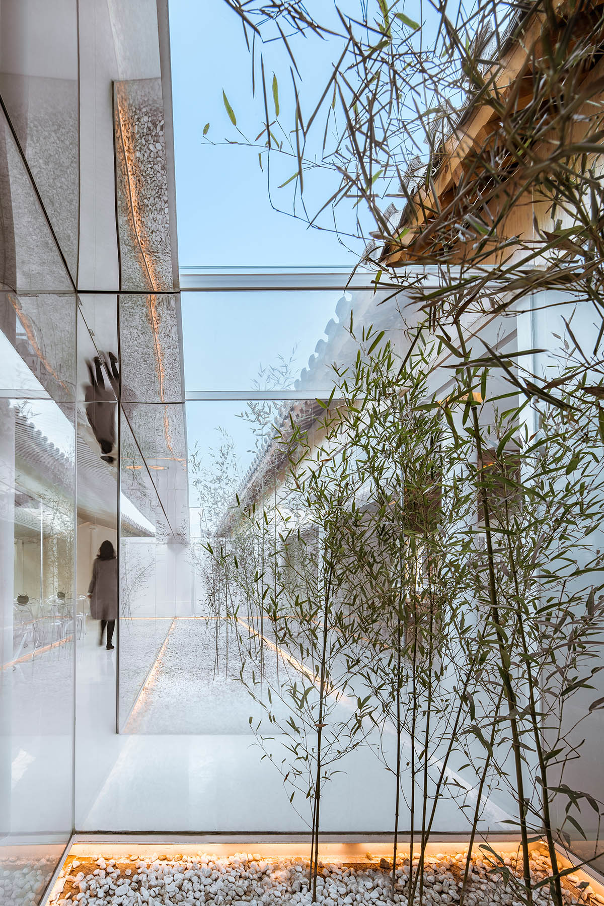 Archstudio converts Hutong's traditional commercial block into residences by 