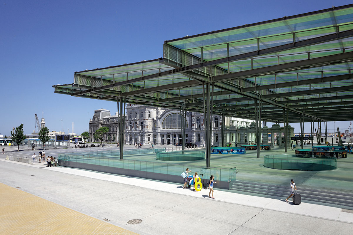 Dietmar Feichtinger Architectes creates large green canopy for Oostende station in Belgium