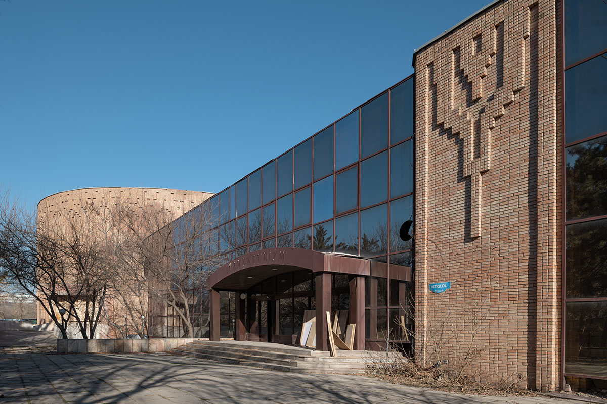 GRACE studio to renovate Uzbekistan's modernist building as a new art restoration center in Tashkent