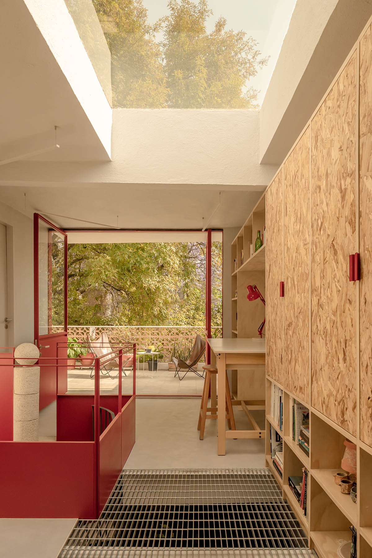 AMASA Estudio transforms old house into a visual artist's art studio and workshop in Mexico