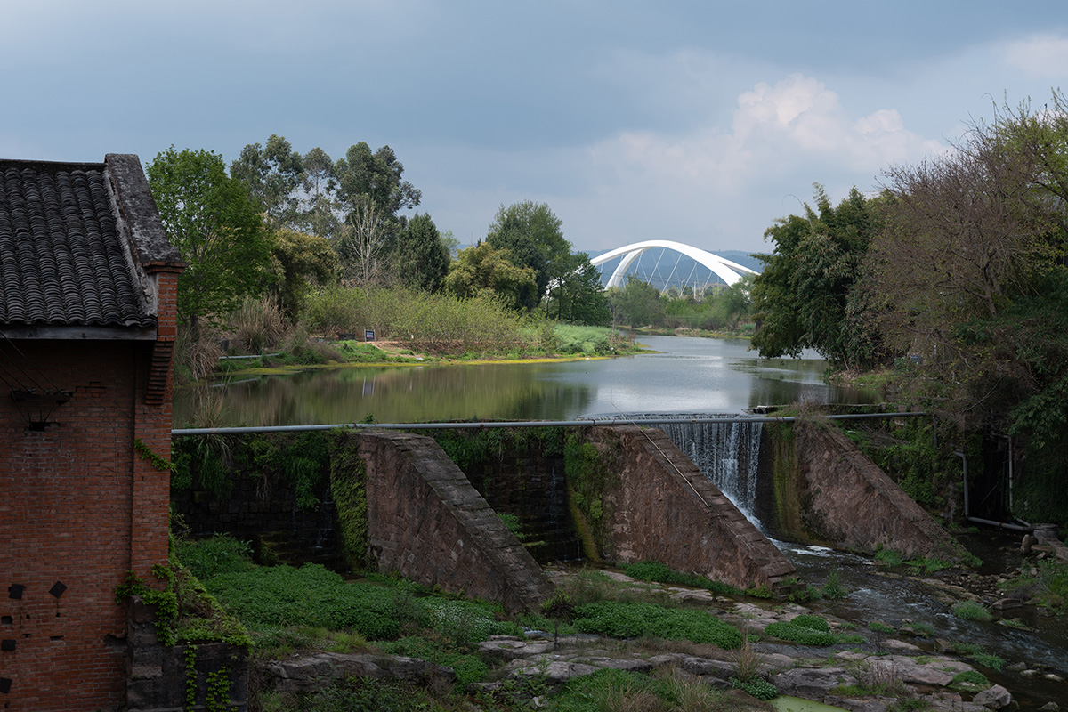 Zaha Hadid Architects completes Jiangxi River Bridge made of 