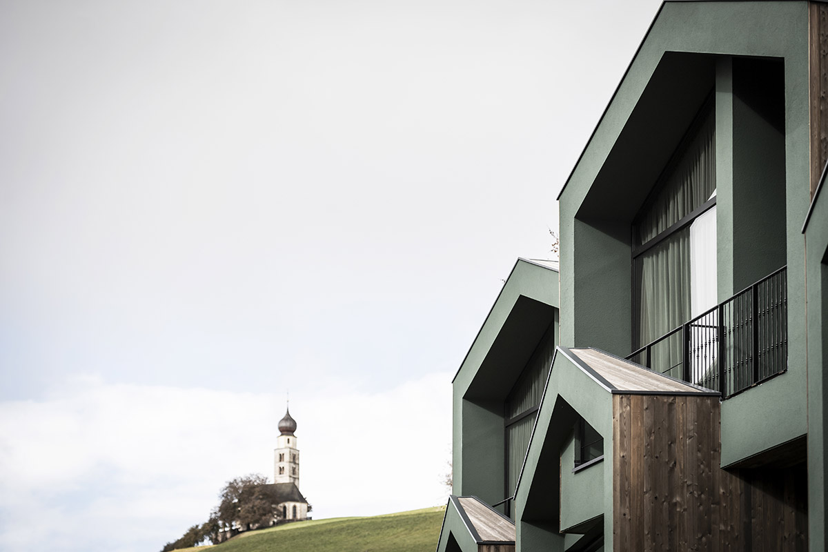 noa* network of architecture creates self-contained green tree suites raised on stilts in South Tyrol