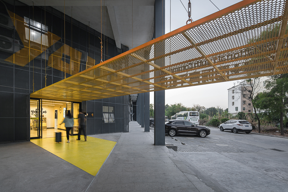 officePROJECT built alternative community center on rooftop of an existing building in Shenzhen