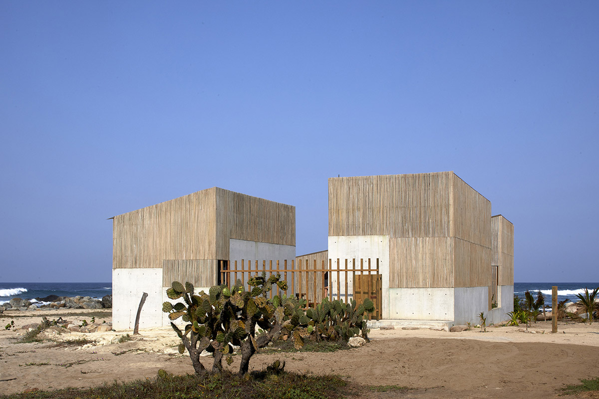 Four concrete and wooden volumes form Casa Naila paying tribute to Oaxaca’s rural architecture