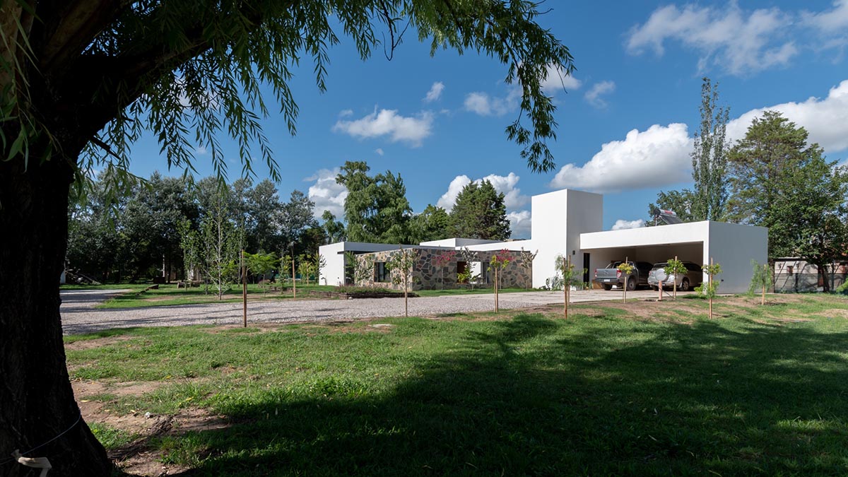 FLV Arquitectura completes GD House in Córdoba, Argentina