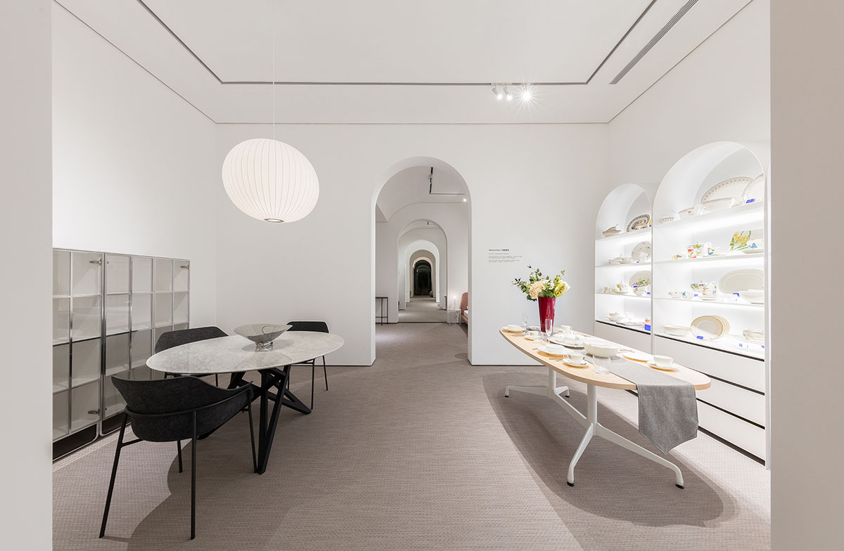 Peng & Partners designs showroom with continuous arches and themed spaces in Guangzhou