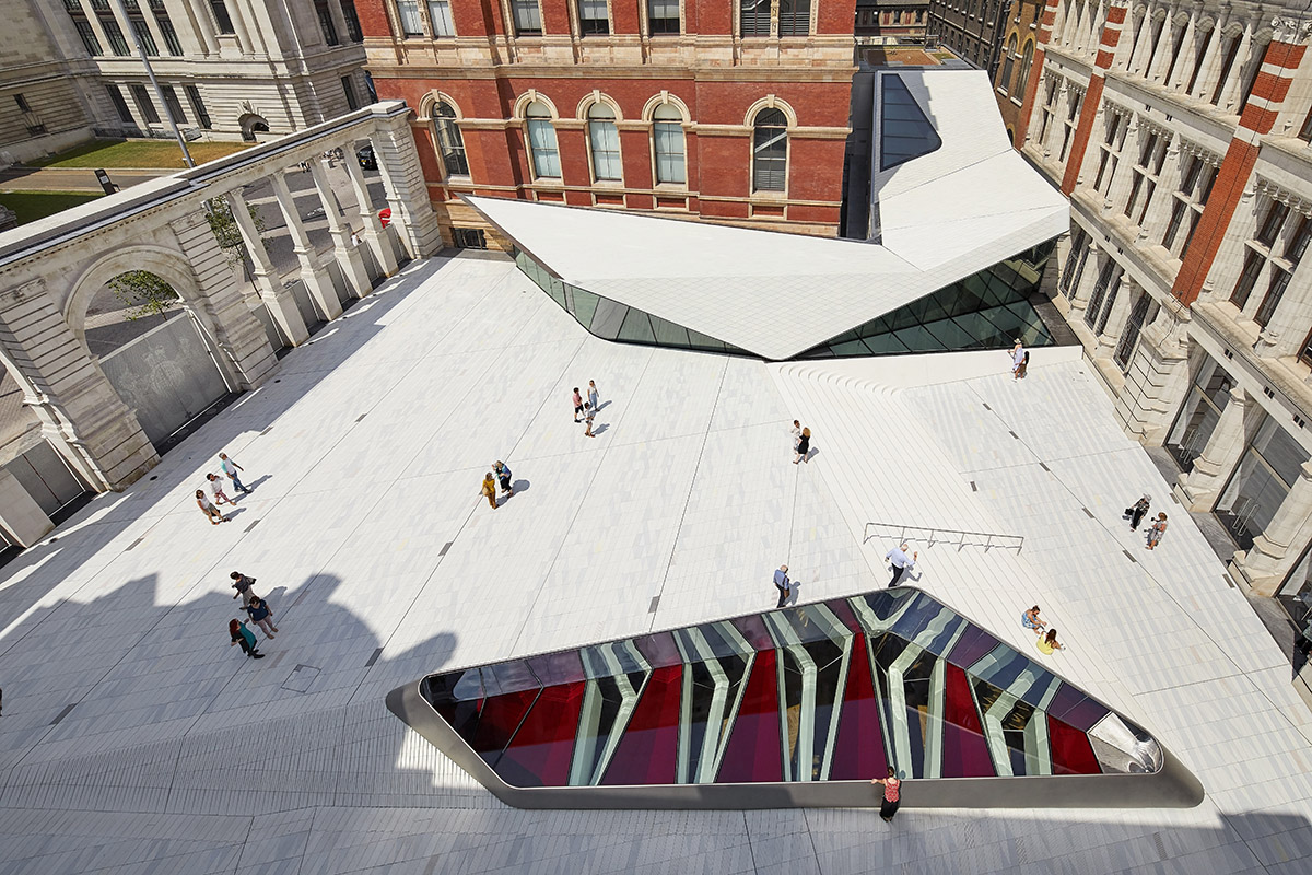 Victoria and Albert Museum opens porcelain courtyard