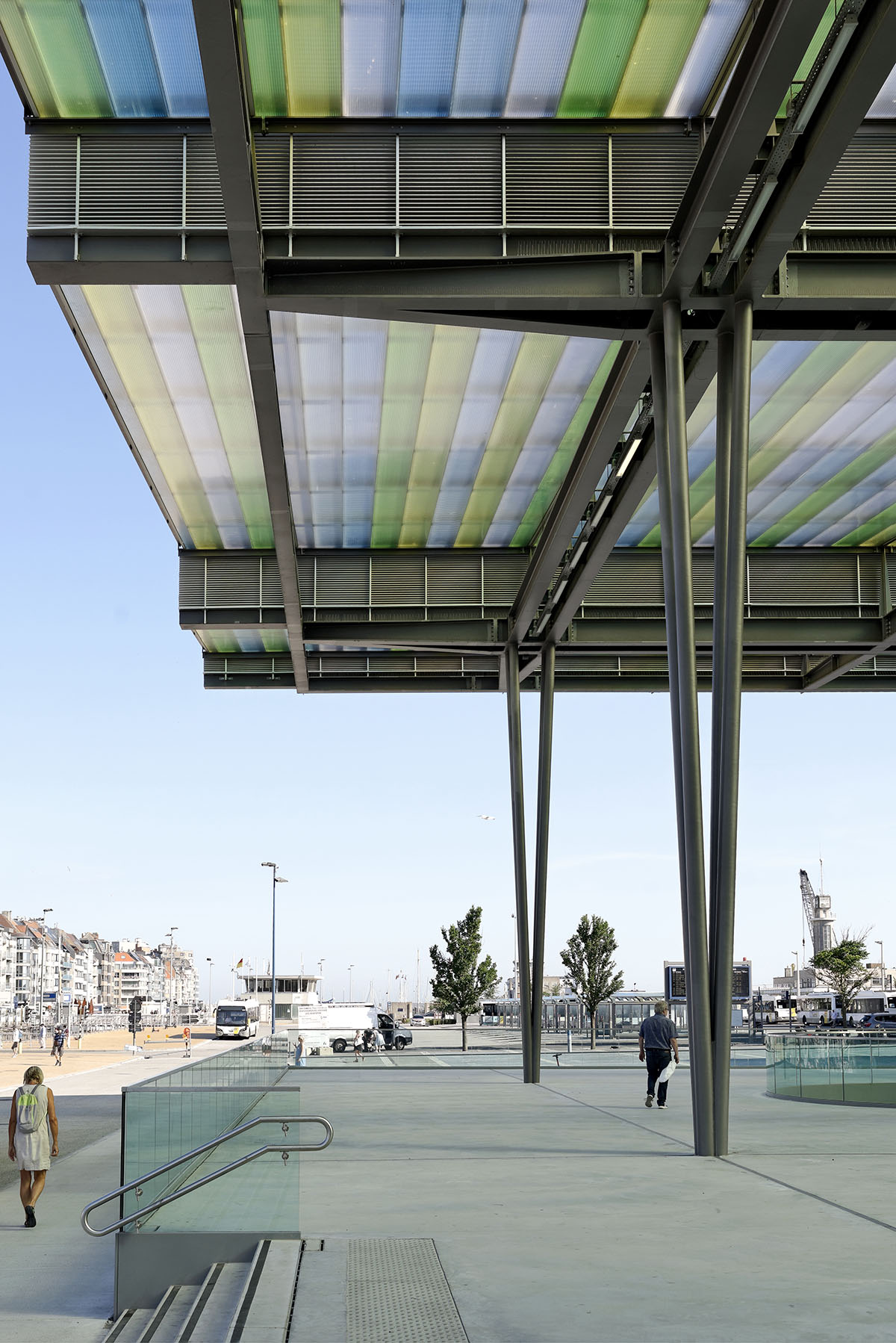 Dietmar Feichtinger Architectes creates large green canopy for Oostende station in Belgium