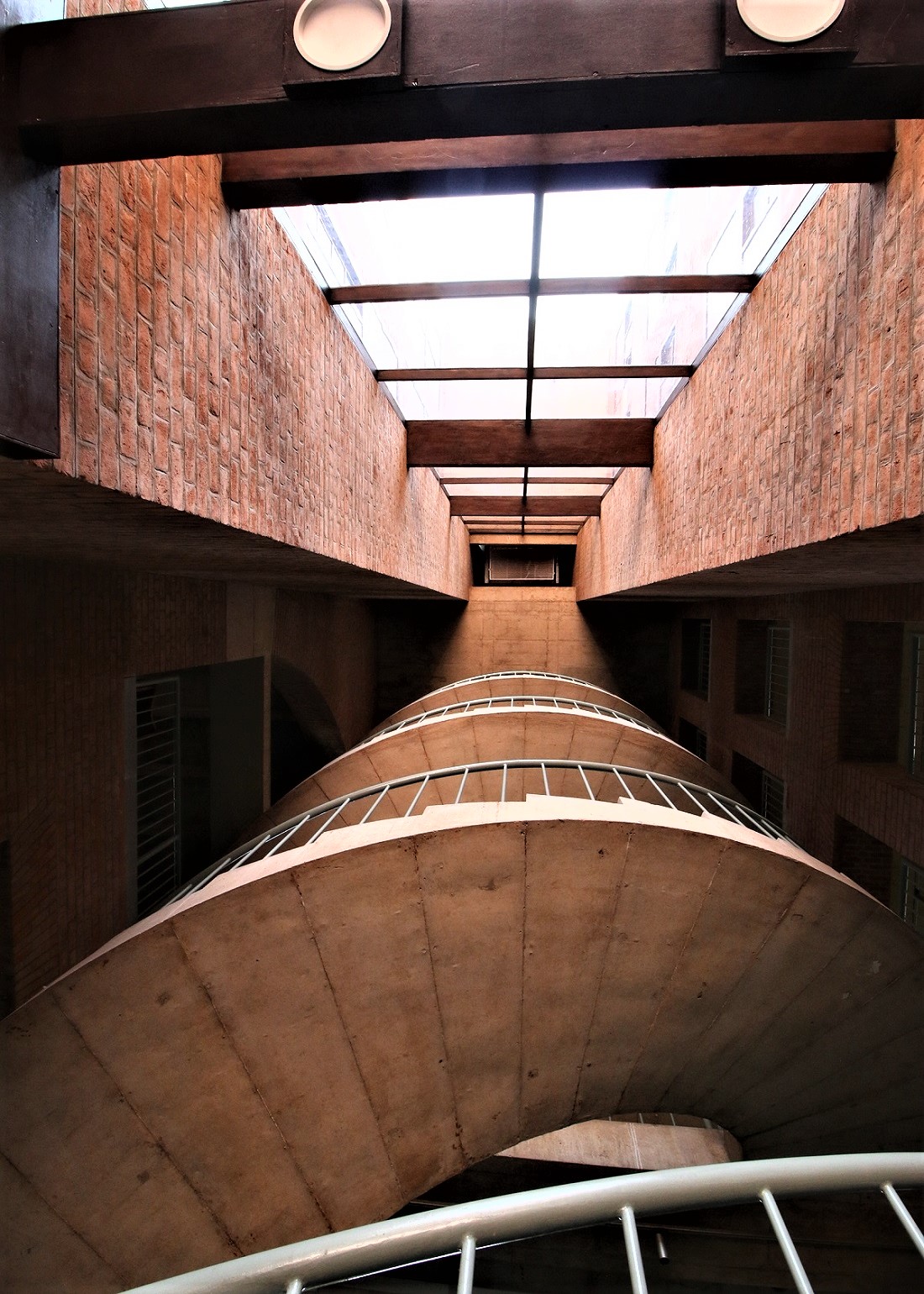 Louis Kahn’s IIM Ahmedabad: SNK Completes Restoration & Upgradation Of Vikram Sarabhai Library