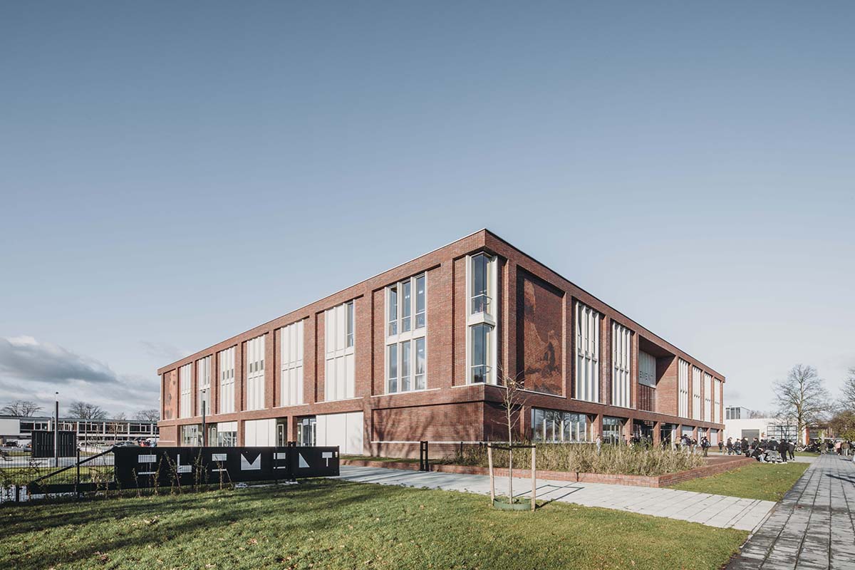 De Zwarte Hond completes a new, flexible and sustainable school building for Het Element