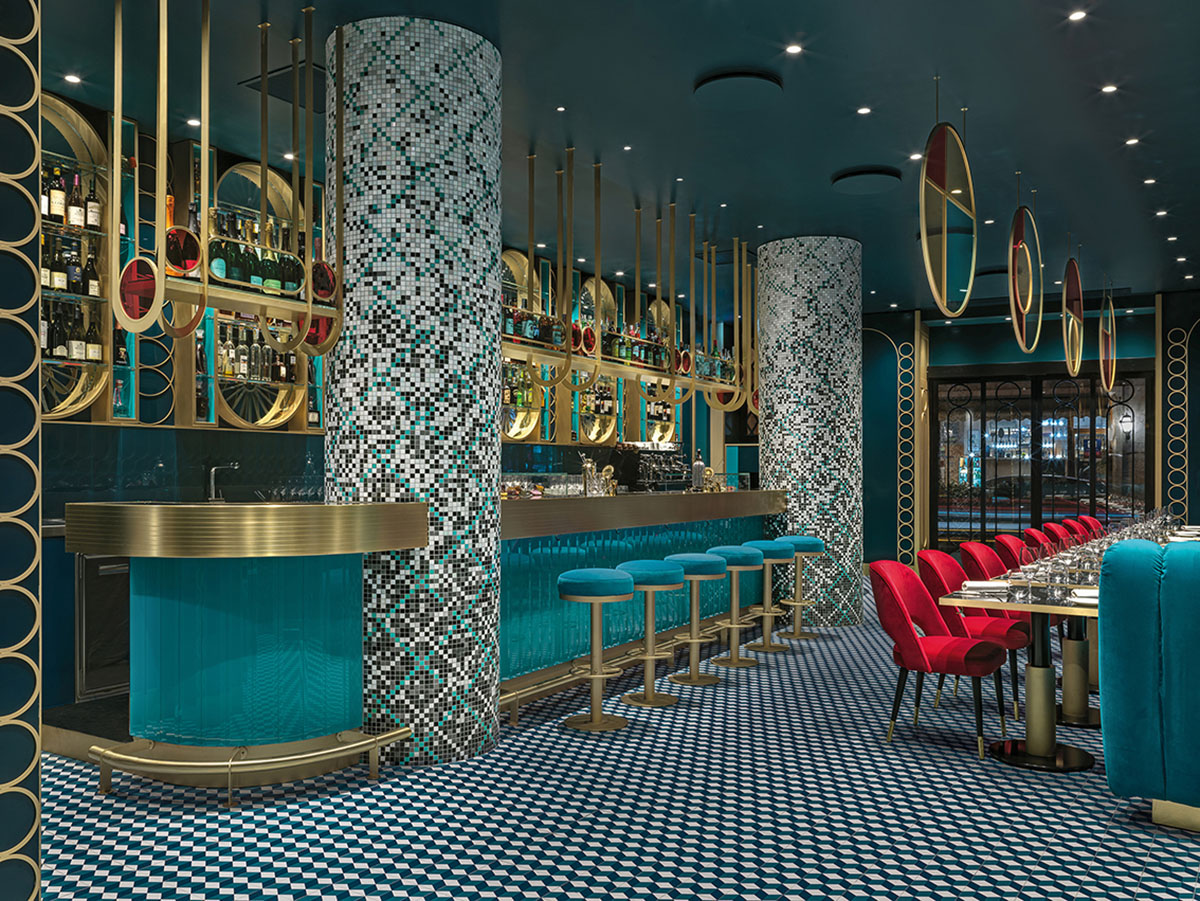 COLLIDANIELARCHITETTO completes restaurant and cocktail bar with bold lines and saturated colours