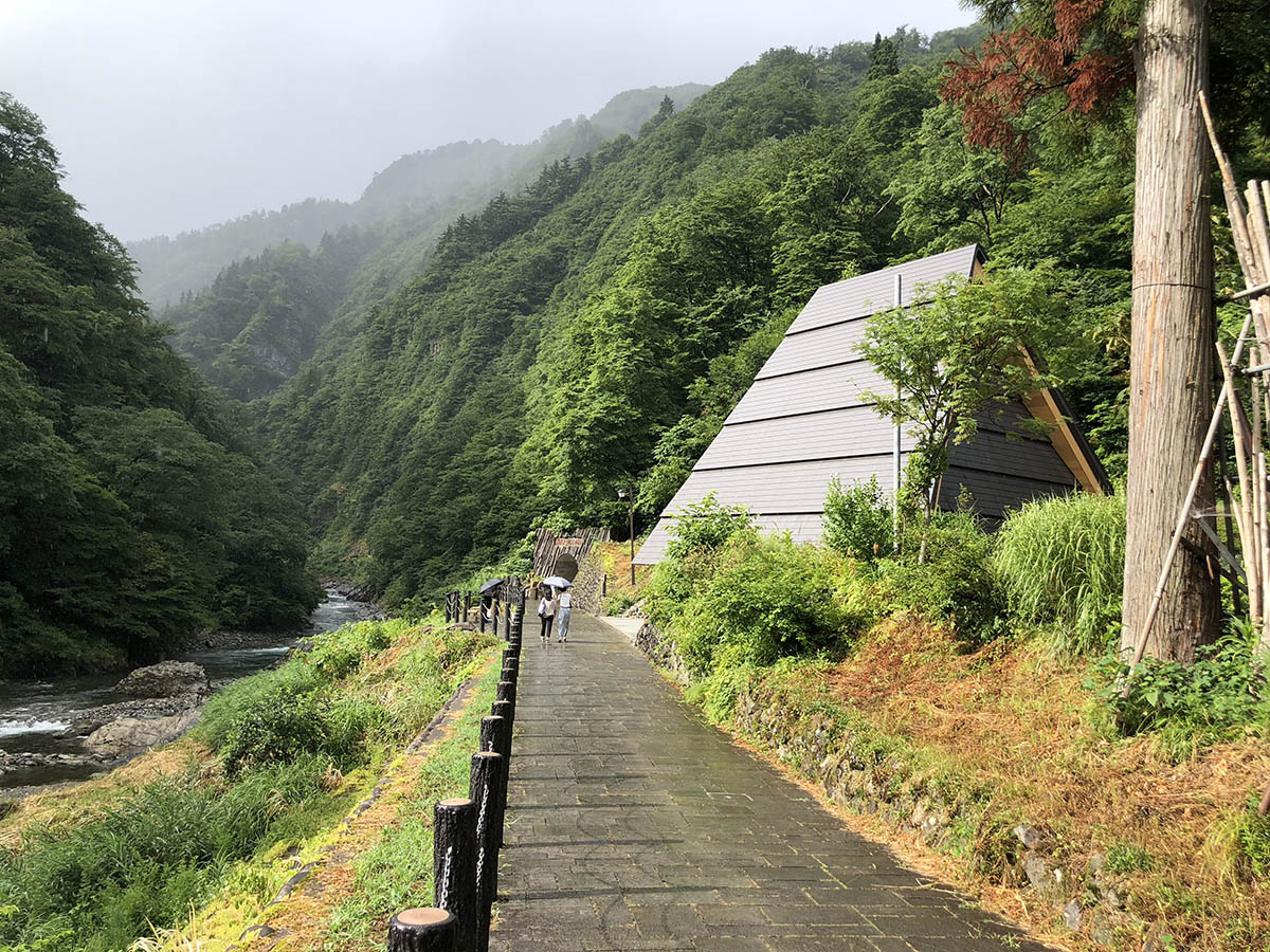 MAD revitalizes Kiyotsu Gorge Tunnel with artistic installations for 2018 Echigo-Tsumari Triennale