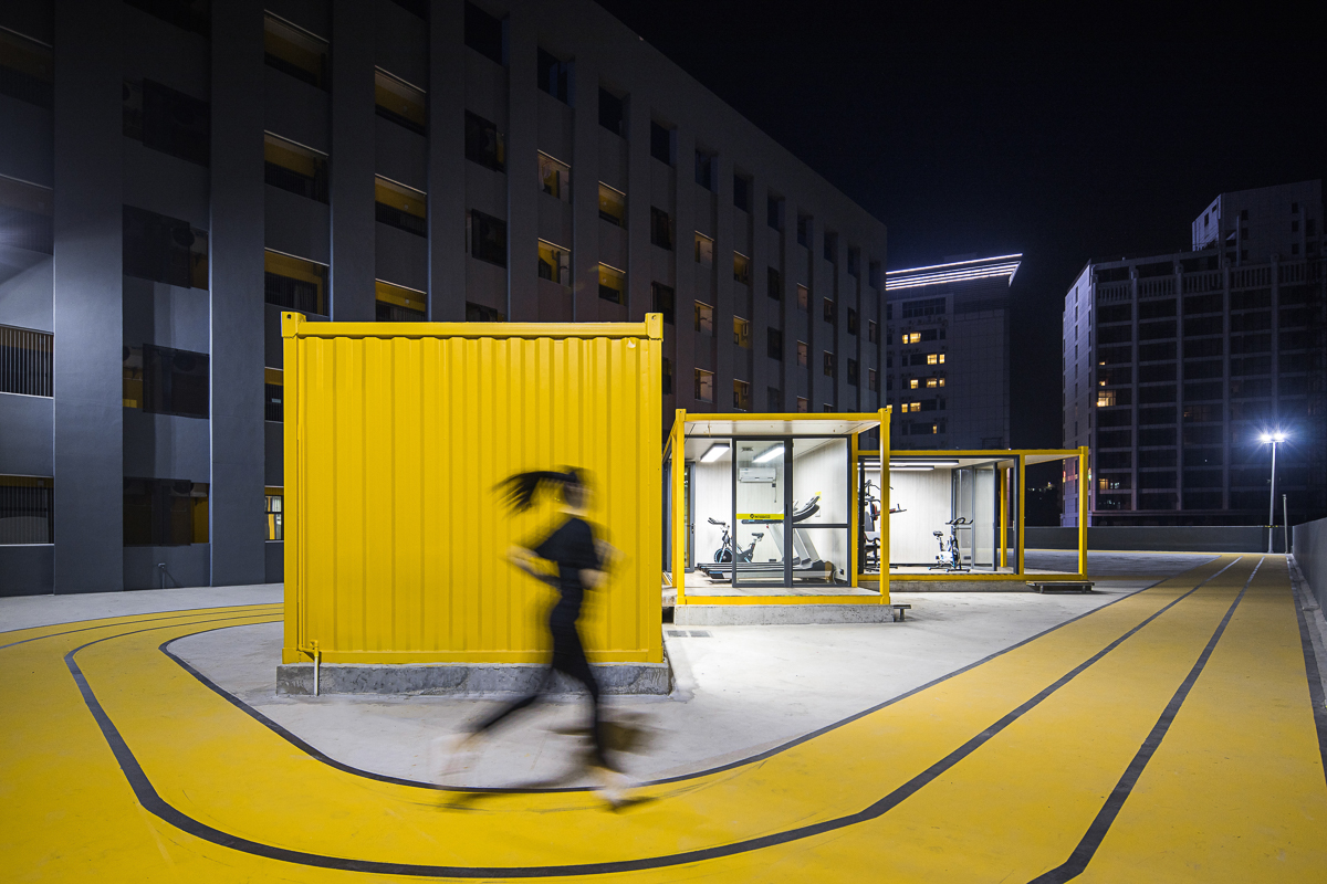 officePROJECT built alternative community center on rooftop of an existing building in Shenzhen