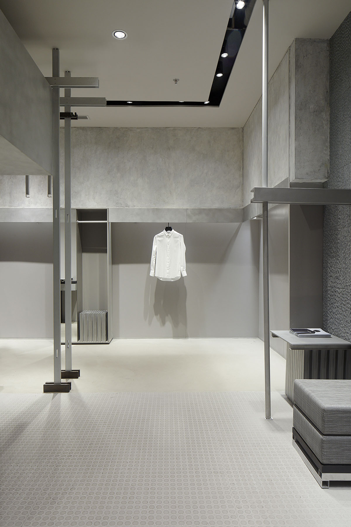 So Studio combines grey-colored palette with glazed orange handmade bricks for SAMO store in China