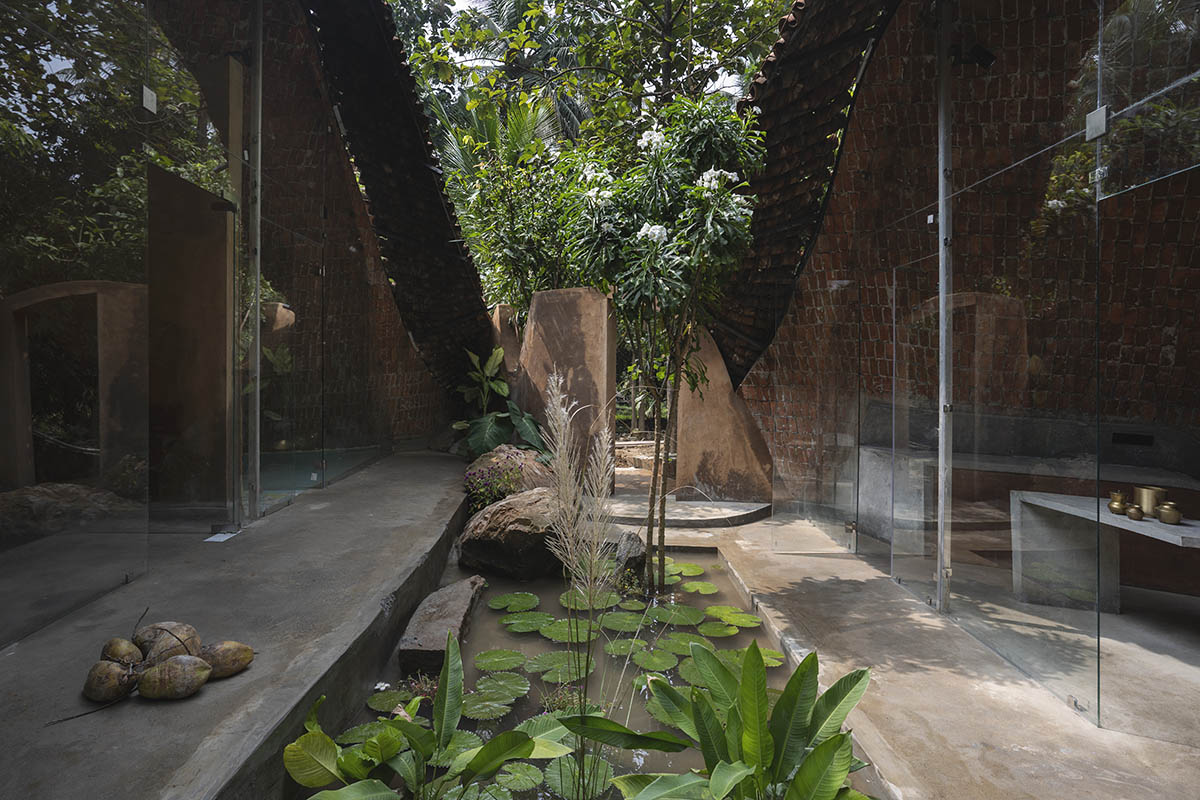 Twin vaulted brick farmhouse by Earthscape Studio is entirely made of locally available materials