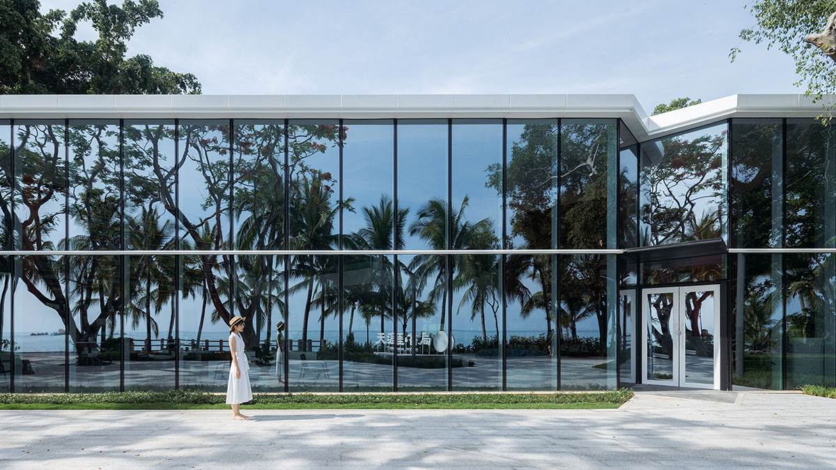 Wutopia Lab elaborates bookstore with red triangular bookshelves for Tianya Books in China 