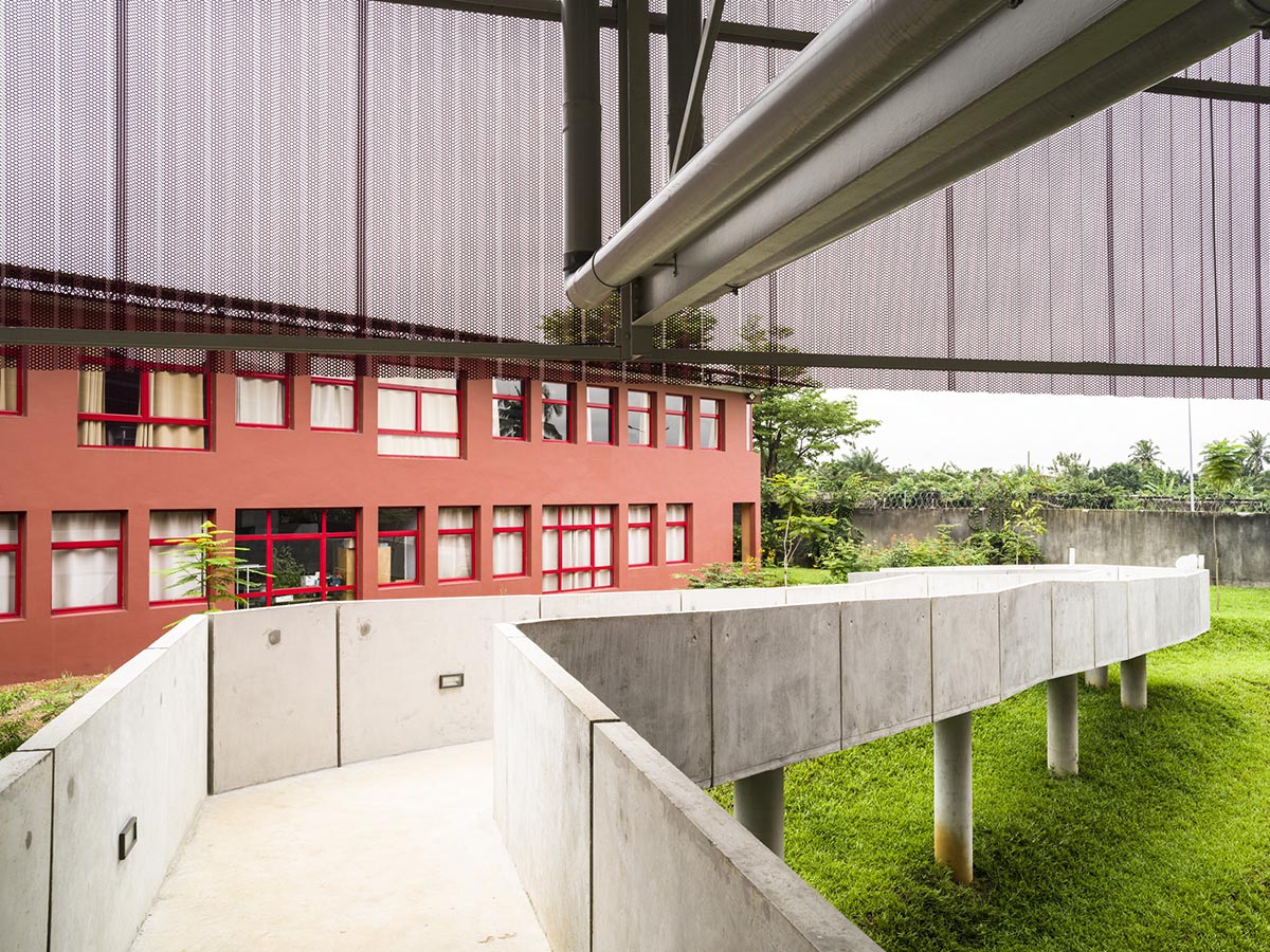 Blaise Pascal high school gymnasium by Koffi & Diabat&eacute; Architectes