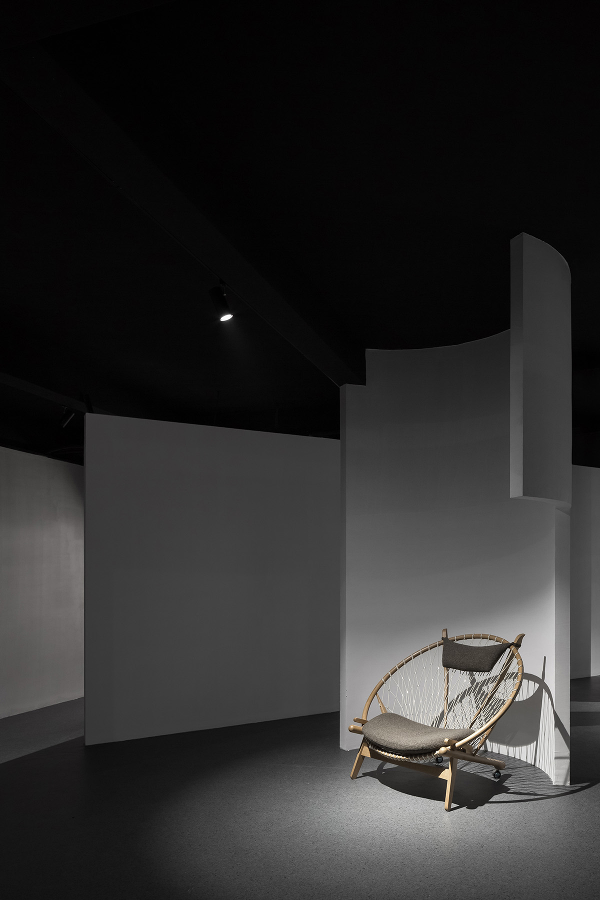 AD ARCHITECTURE Designed A Dreamy and Artistic Furniture Showroom in Guangdong, China