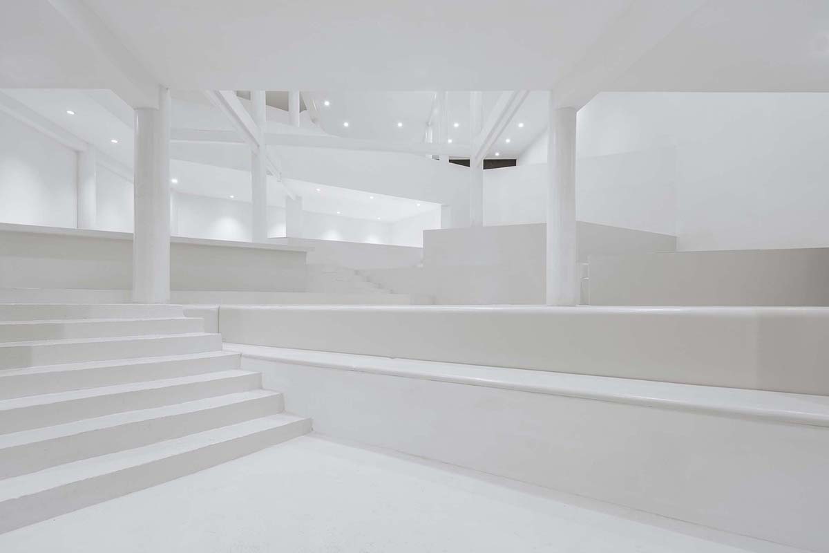 STUDIO QI reinterprets sequence of living conditions with tilted hotel on a hilly plot in China