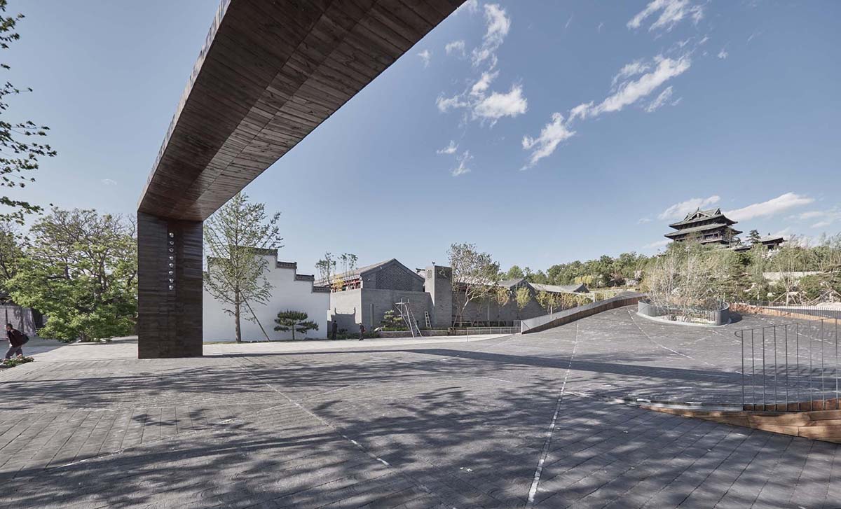 Atelier TeamMinus completes Piazza & Art Space activating its own environment in Beijing