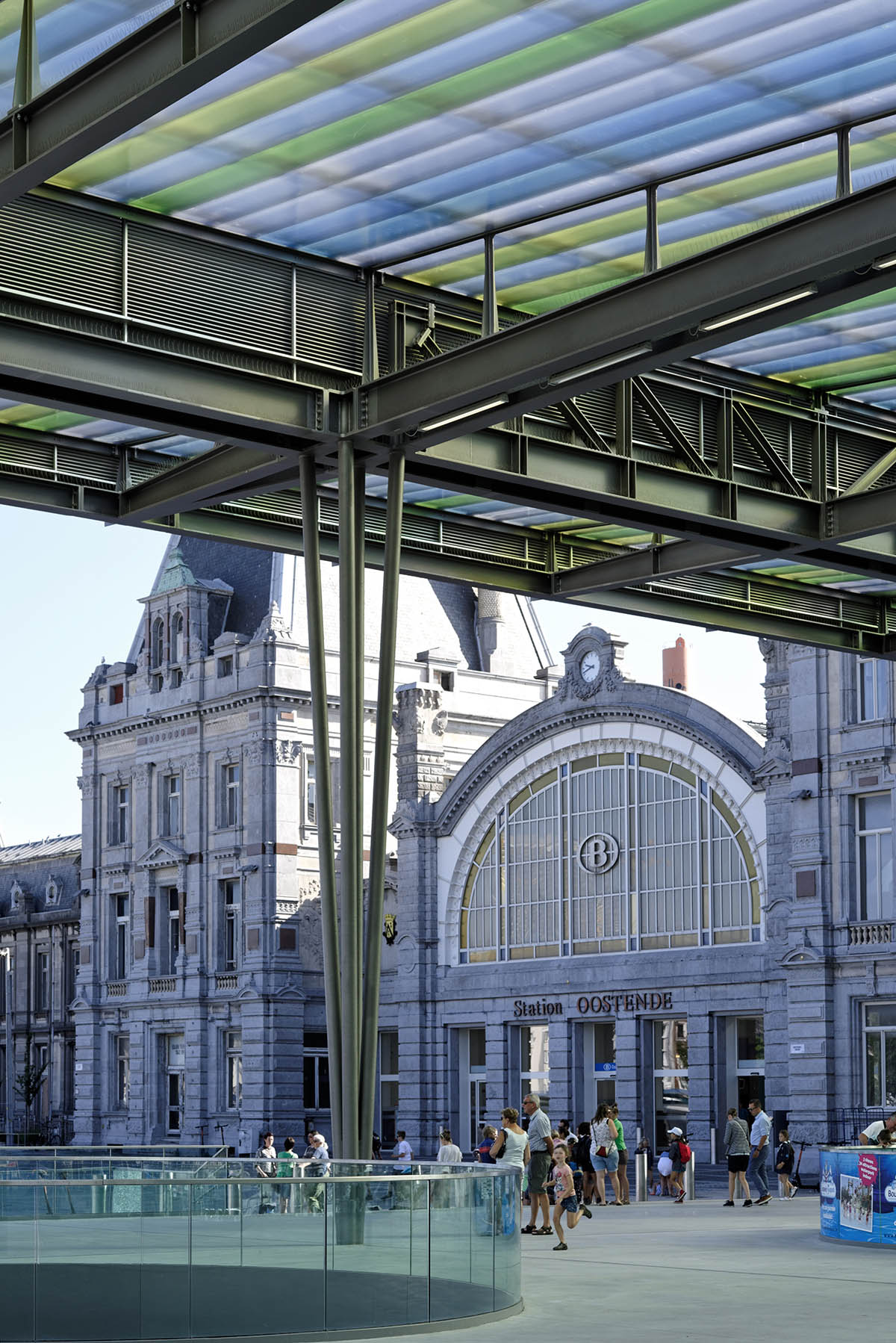 Dietmar Feichtinger Architectes creates large green canopy for Oostende station in Belgium