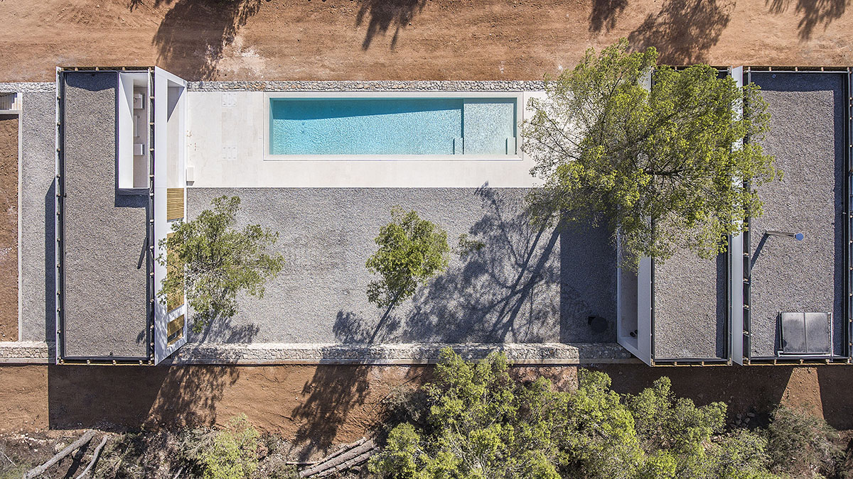 Marià Castelló Architecture designs fragmented all-white family house on the island of Ibiza