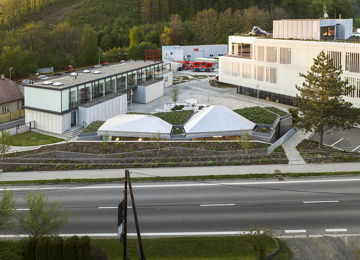 CHYBIK + KRISTOF creates user-friendly modular structure for research center in the Czech Republic 