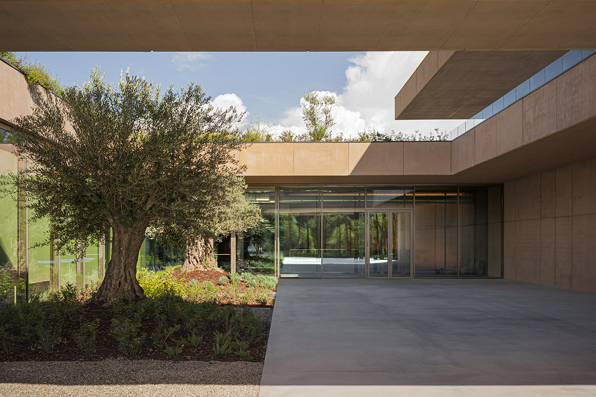 Piuarch built production building for Fendi with 