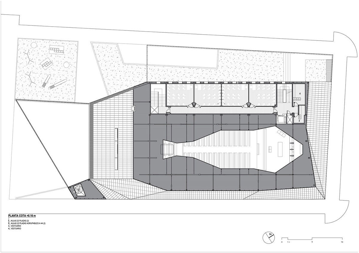 Ramón Fernández-Alonso built church complex with inclined surfaces dressed by warm colors in Madrid