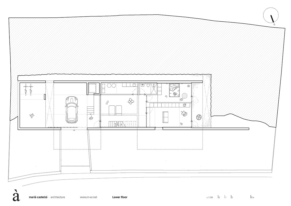Marià Castelló Architecture completes family house with on a hilly topography in Spain 