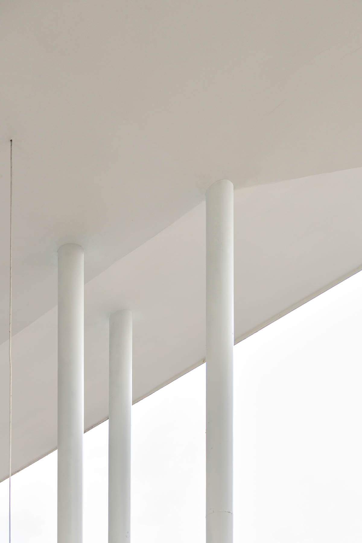 Tess Pavilion is a harmonious fusion of structure and space with slender columns in São Paulo