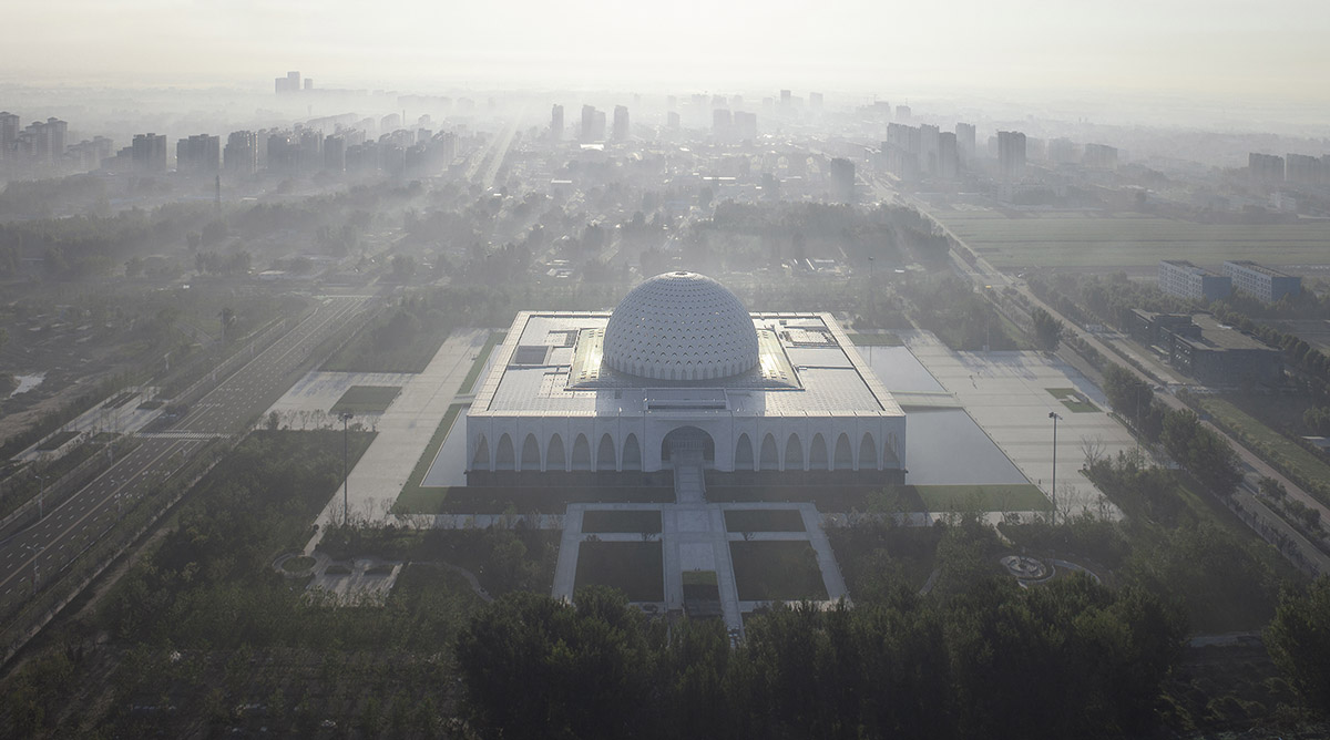 He Jingtang designed petal-shaped arches for Da Chang Muslim Cultural Center in China