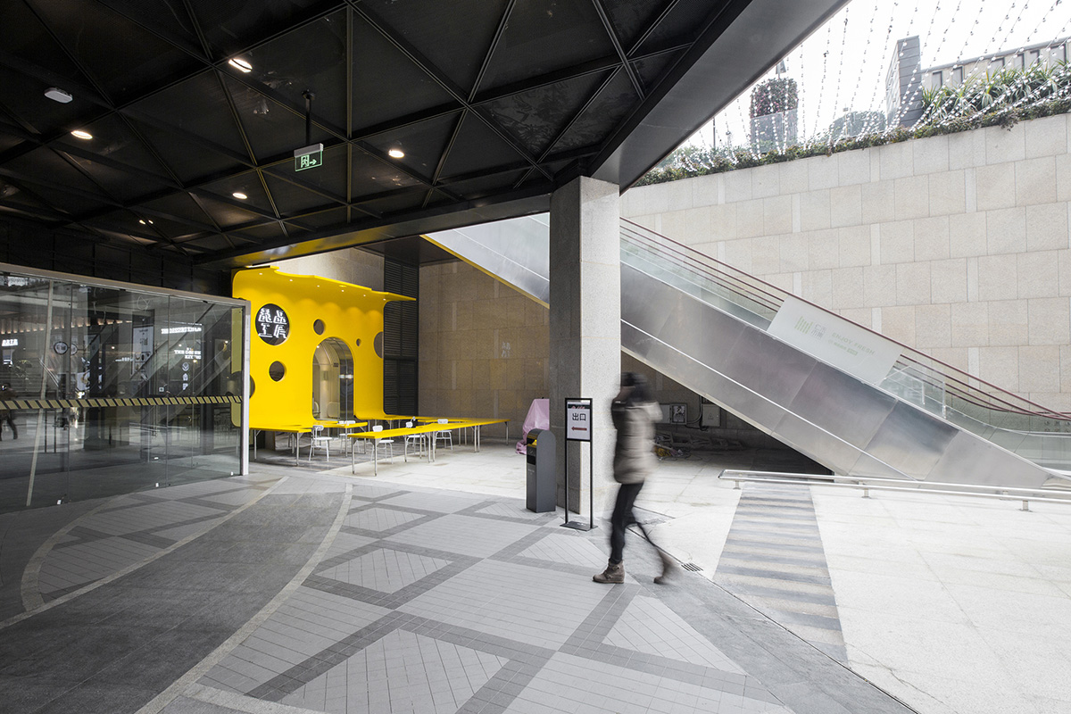 Towodesign creates a cheese-like dessert shop in China