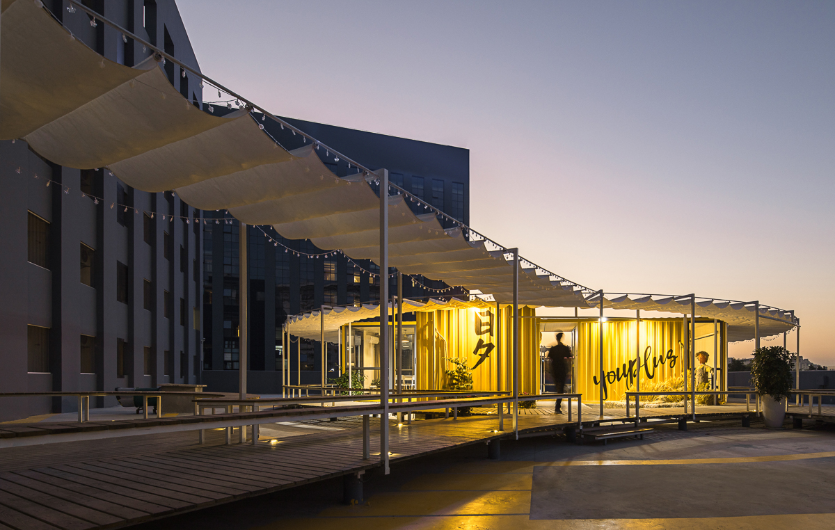 officePROJECT built alternative community center on rooftop of an existing building in Shenzhen