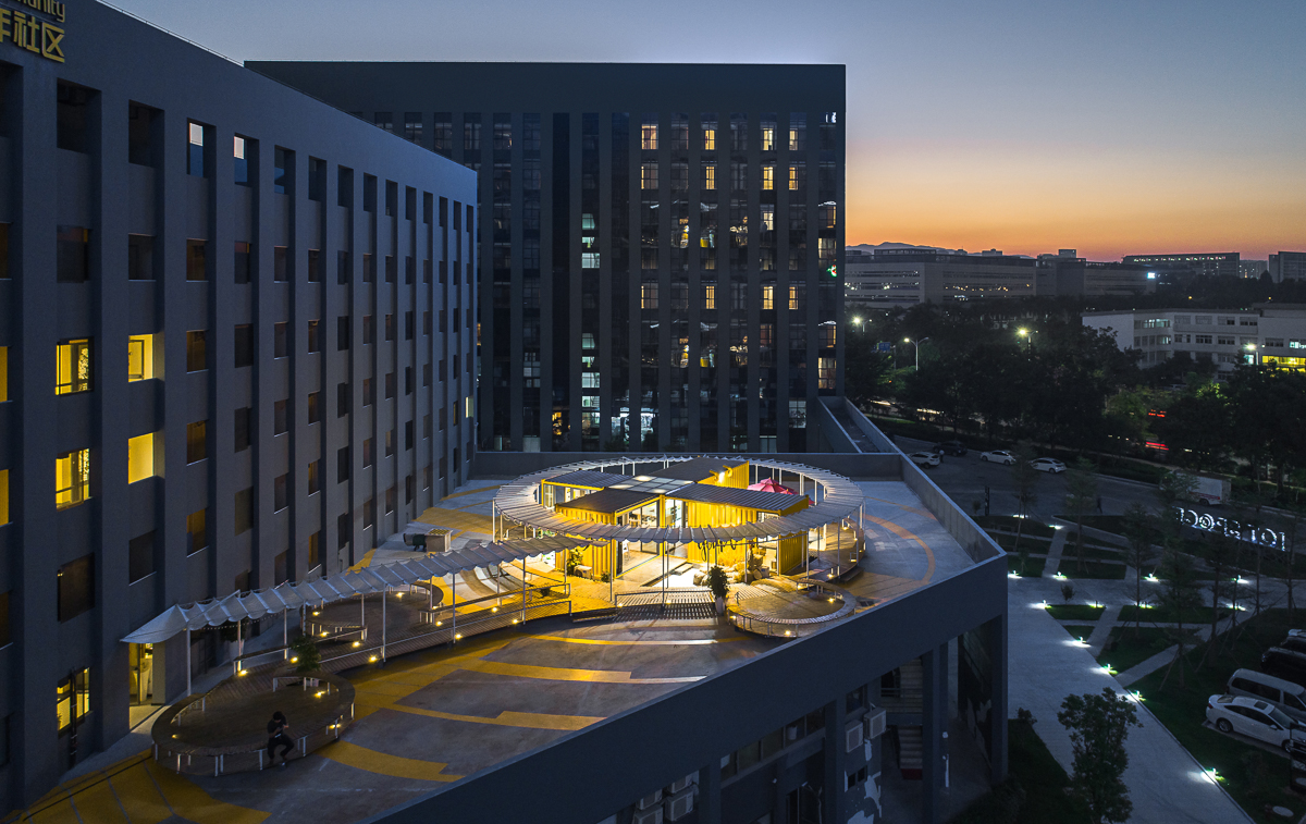 officePROJECT built alternative community center on rooftop of an existing building in Shenzhen