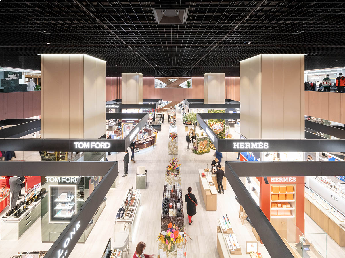 OMA completes KaDeWe Department Store in Berlin with a sculptural wooden escalator
