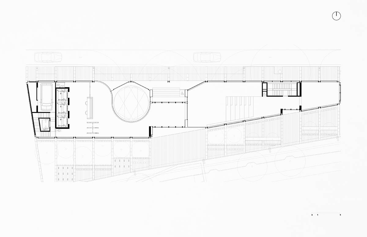 HEMAA built a slender skyscraper that stands elegantly on a narrow plot in Mexico City 