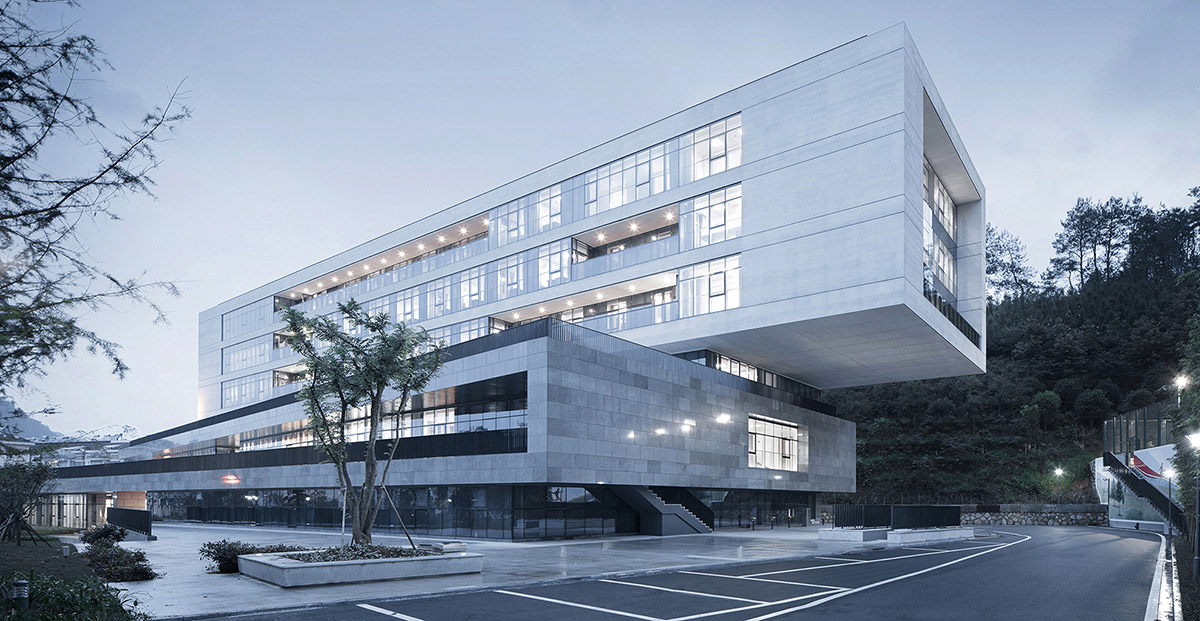 UAD completes office building with shifted platforms in Zhejiang