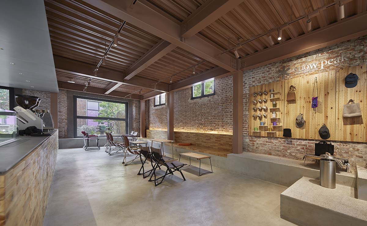 Snow Peak Cafe emerges as a masterful fusion of nature and design in China