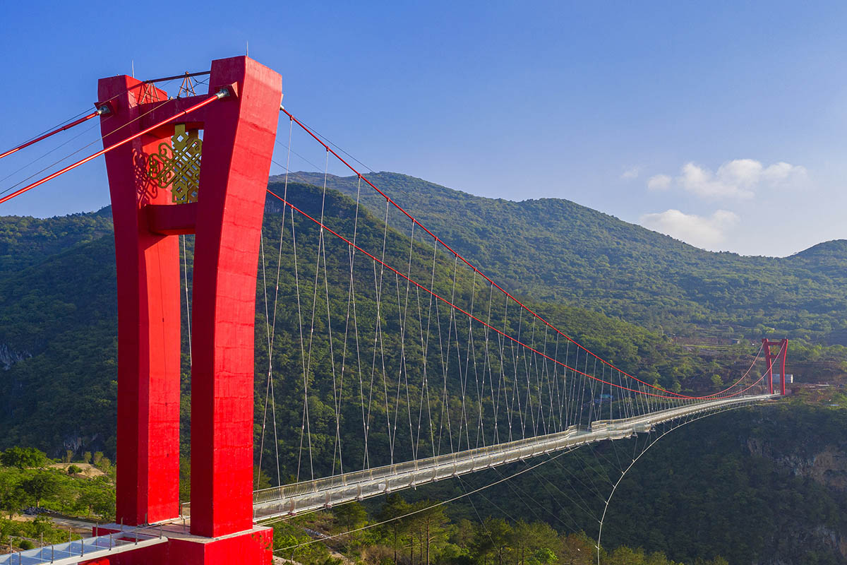 UAD completes world's longest suspension glass bridge in China