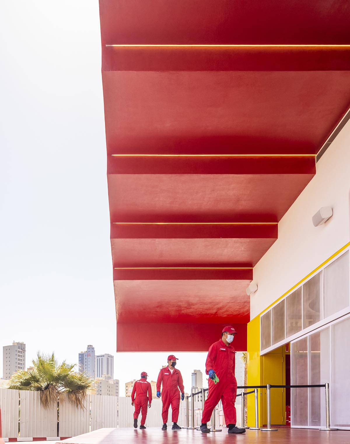 TAEP/AAP creates restaurant featuring a multifunctional grand canopy in Kuwait 