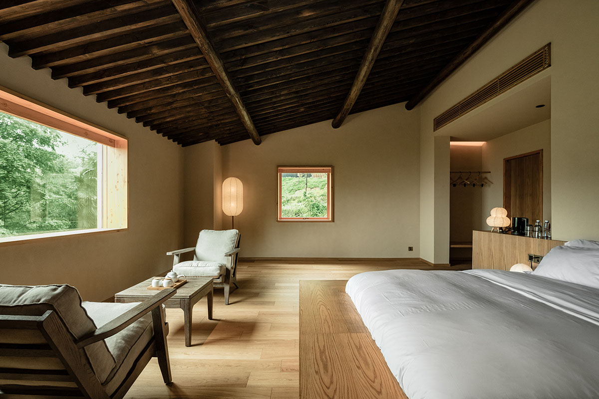 kooo architects built retreat village by using local materials on hills of Zhejiang