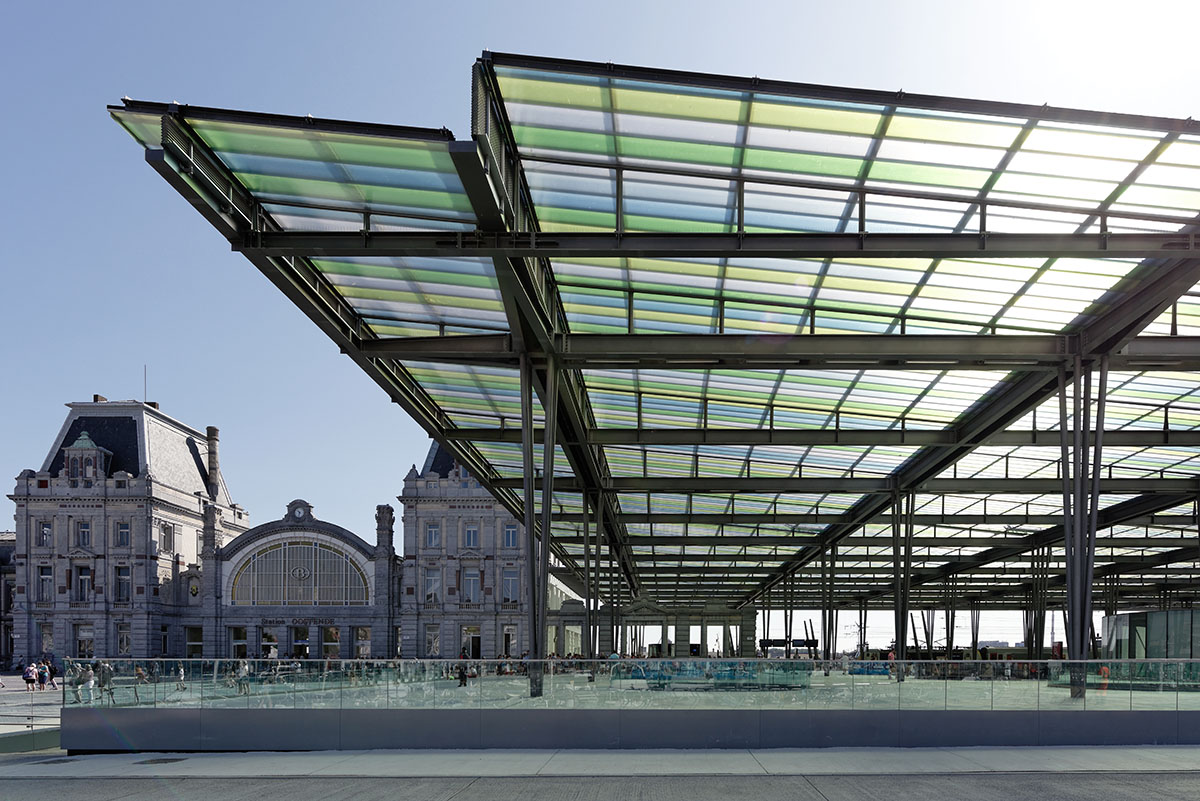 Dietmar Feichtinger Architectes creates large green canopy for Oostende station in Belgium