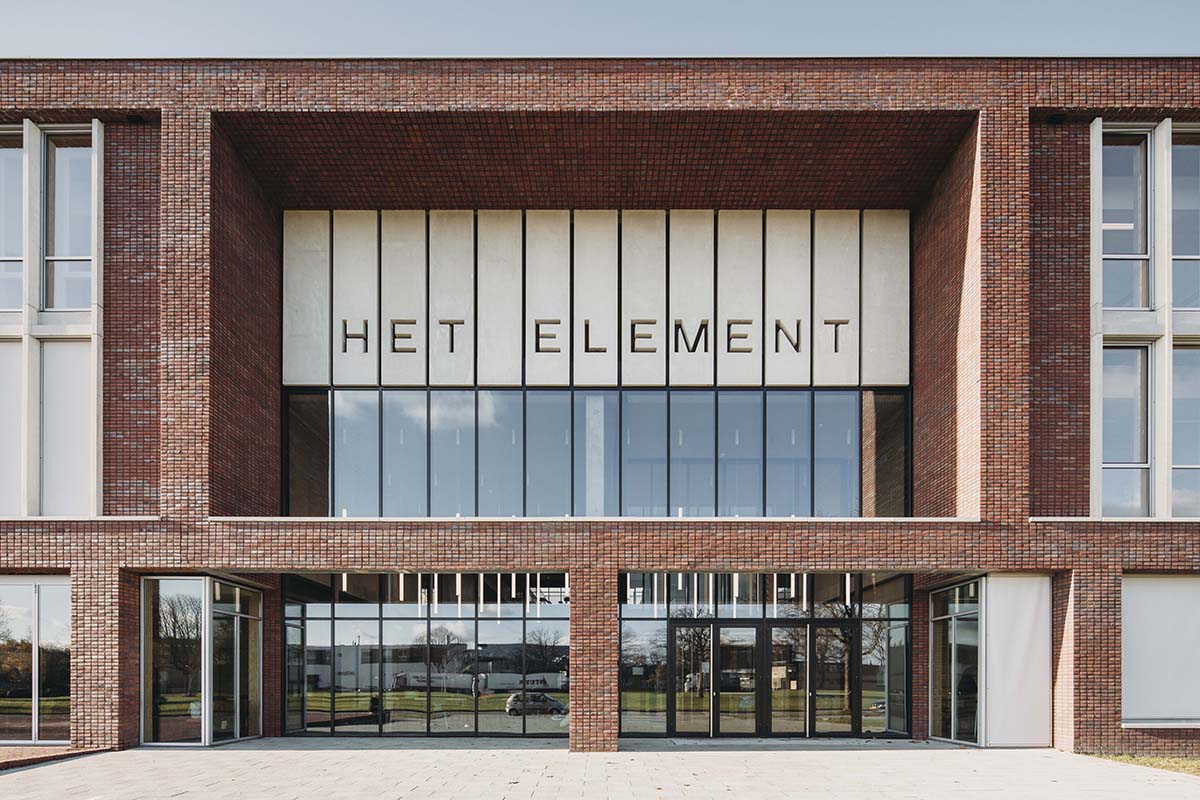 De Zwarte Hond completes a new, flexible and sustainable school building for Het Element