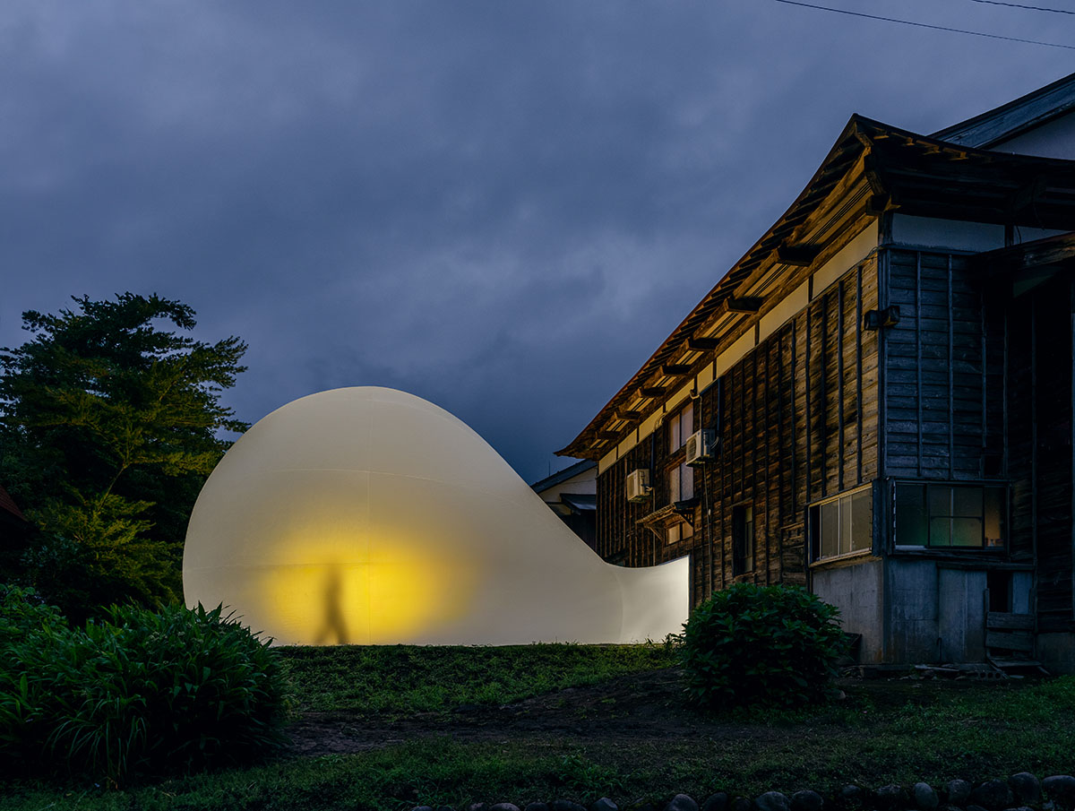MAD installs ephemeral bubble in front of a century-old house in Japan