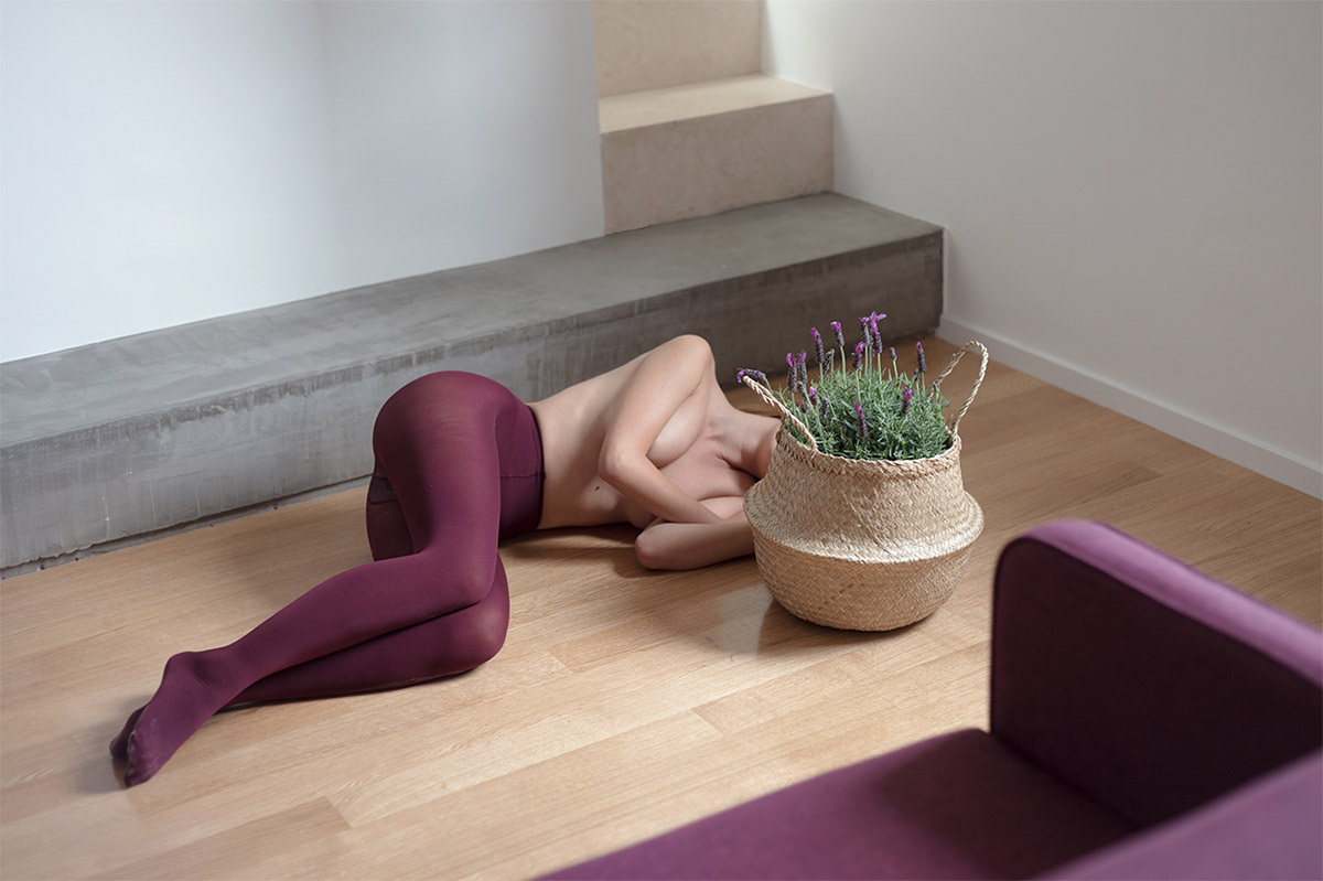 Margine renovates 1950s apartment with minimalist color palette and tiny furnitures in Rome